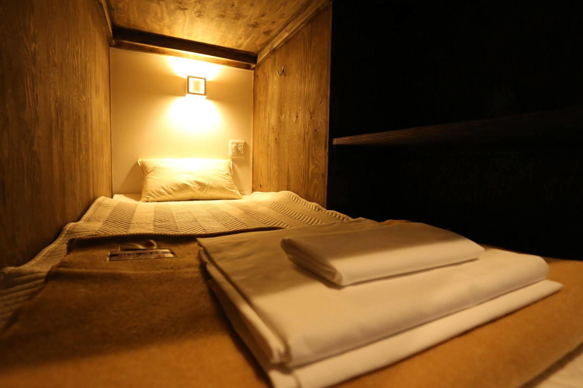 Fuku Hostel Nagomi Namba Oszaka Kültér fotó